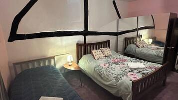 2 bedrooms, free WiFi, bed sheets
