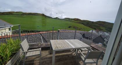 Fabulous large seaside holiday home in North Devon's best village!