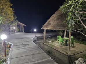 ด้านหน้าที่พัก