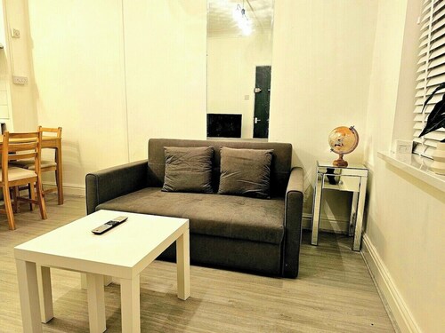 Modern & Cosy 1 bedroom flat