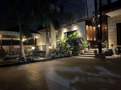 Charming 4-bedroom bungalow with WiFi, AC in Amritsar, Punjab