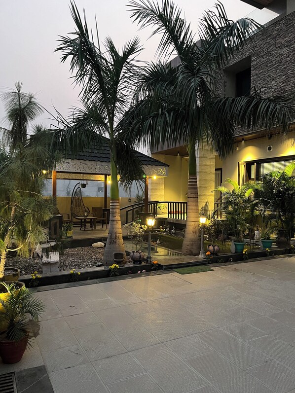 Terrace/patio - Charming 4-bedroom bungalow with WiFi, AC in Amritsar, Punjab (PB)