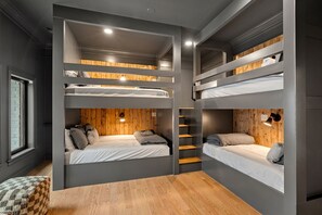 5 Schlafzimmer, Bügeleisen/Bügelbrett, Reisekinderbett, kostenloses WLAN