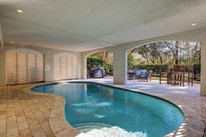 A heated pool - Five BR Luxury Vacation Home w Private Pool Bikes & Beach Gear included (Hilton Head Island)