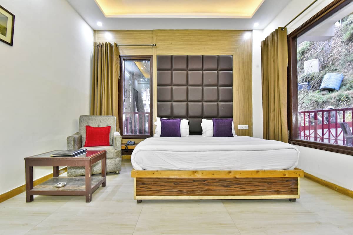 Deluxe Double Room | Ruang kerja komputer riba, langsir/tirai gelap terus