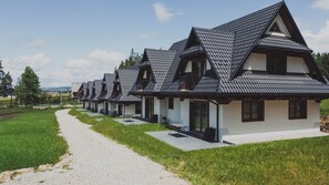 Exterior - Charming 4-bedroom cottage near Zakopane, next to a forest, with WiFi access (Zakopane)