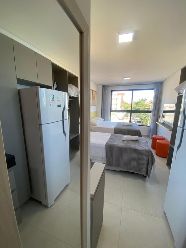 Economy Studio, City View | Private kitchen | Fridge, microwave, stovetop, cookware/dishes/utensils