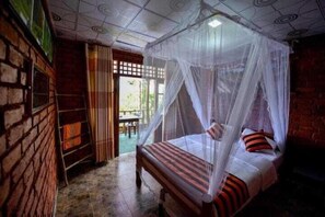 Deluxe Double Room, Balcony | Free WiFi - Apurvi Homestay (Ella)