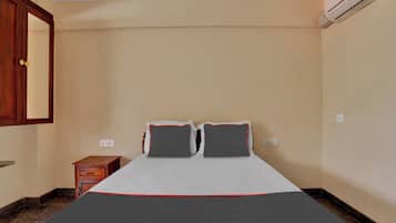 Deluxe Triple Room | Desk, free WiFi