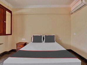 Deluxe Triple Room | Desk, free WiFi