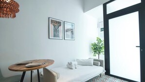 Dining - Comfortable Studio in Valencia (Valencia)