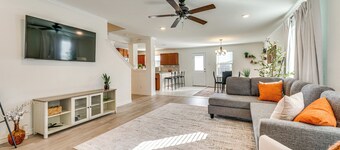 Spacious Home 11 Mi to San Antonio River Walk