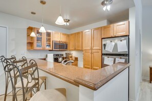 Apartment (0 Bedroom) | Interior - 4 Mi to Vail Ski Resort: Cozy Getaway w/ Deck! (Vail)
