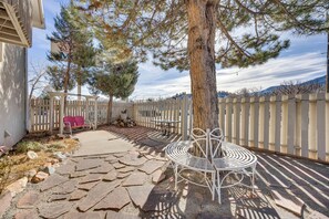 Terrace/patio - Half-mi to Attractions: Colorado Escape (Manitou Springs)