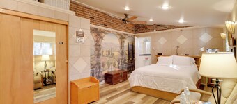 Half-mi to River Walk: 'river Cottage' in Reno