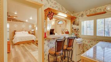 Apartment (0 Bedroom) | Interior