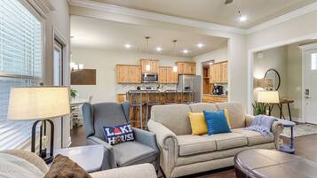 House (3 Bedrooms) | Depan hartanah