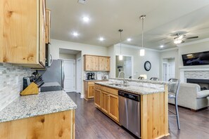 House (3 Bedrooms) | Interior