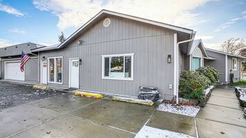 Apartment (0 Bedroom) | Interior