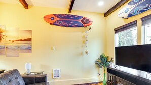 Unclassified image, 4 of 23, button - Electric Fireplace: Central Coeur D'alene Studio! (Coeur d'Alene)