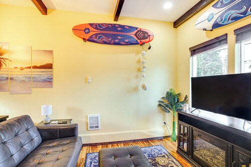 Electric Fireplace: Central Coeur D'alene Studio!