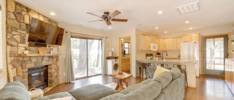 House (2 Bedrooms) | Interior