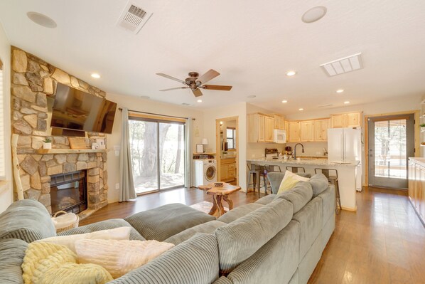 House (2 Bedrooms) | Interior