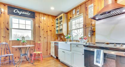 Grill & Fire Pit: New Market Getaway on 3-acres!