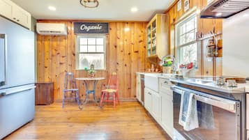 Cottage (3 Bedrooms) | Interior