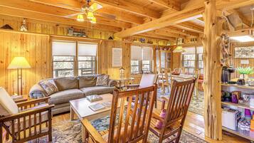 House (3 Bedrooms) | Front of property