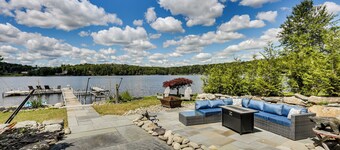 บ้านริมน้ำบนทะเลสาบ ไวท์: ใกล้ เบเธล วูดส์!  