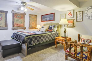 House (5 Bedrooms) | Interior - 34 Mi to Ark Encounter: Kentucky Family Farmhouse (California)