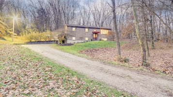 House (5 Bedrooms) | Interior