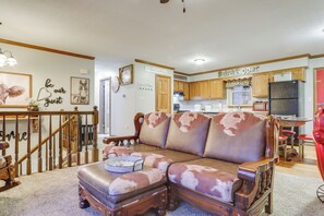 House (5 Bedrooms) | Interior