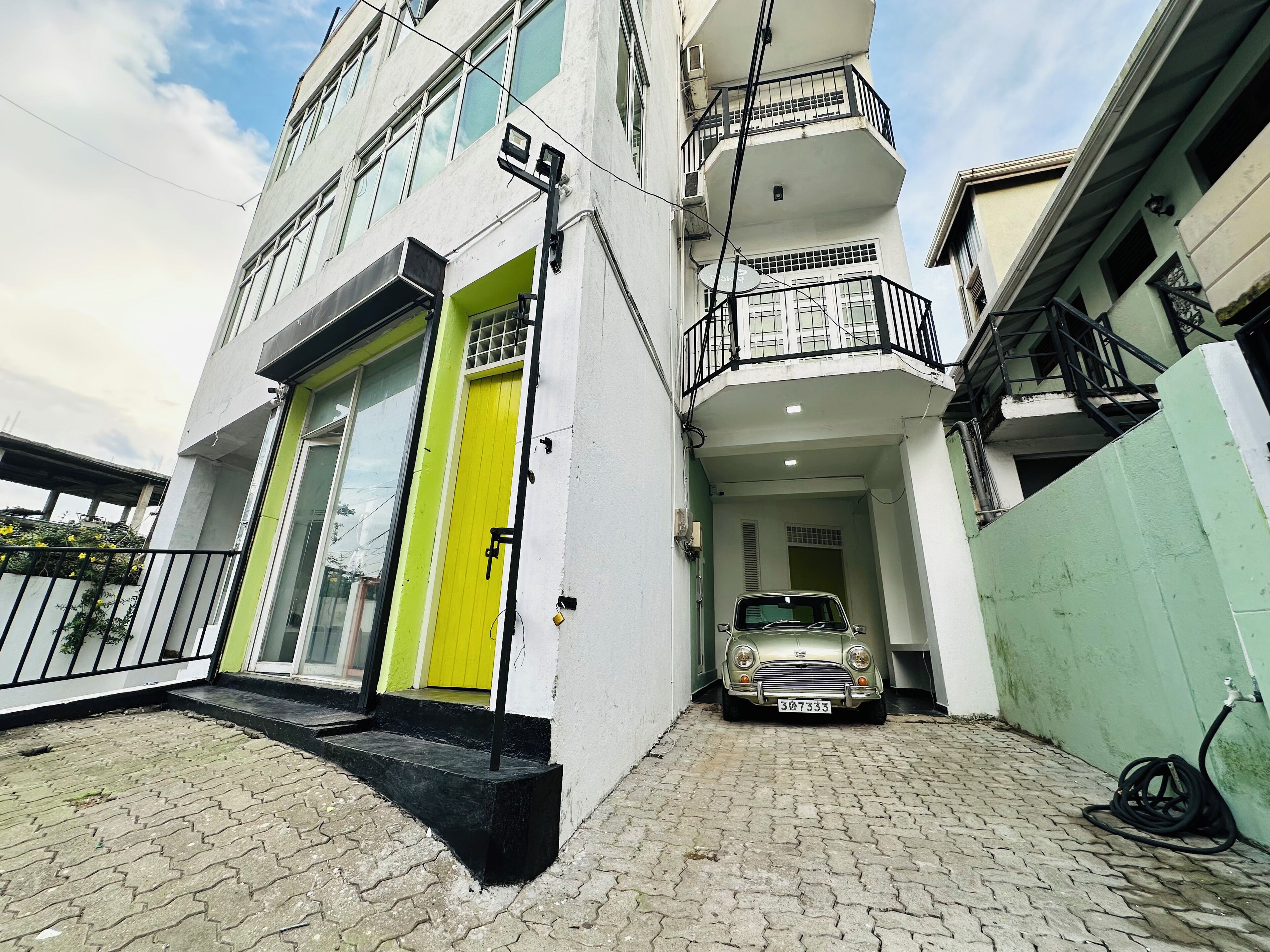 Fachada de la propiedad