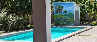 Luxury villa beautiful garden (fruit) and large private pool, 2.5 km from the beach