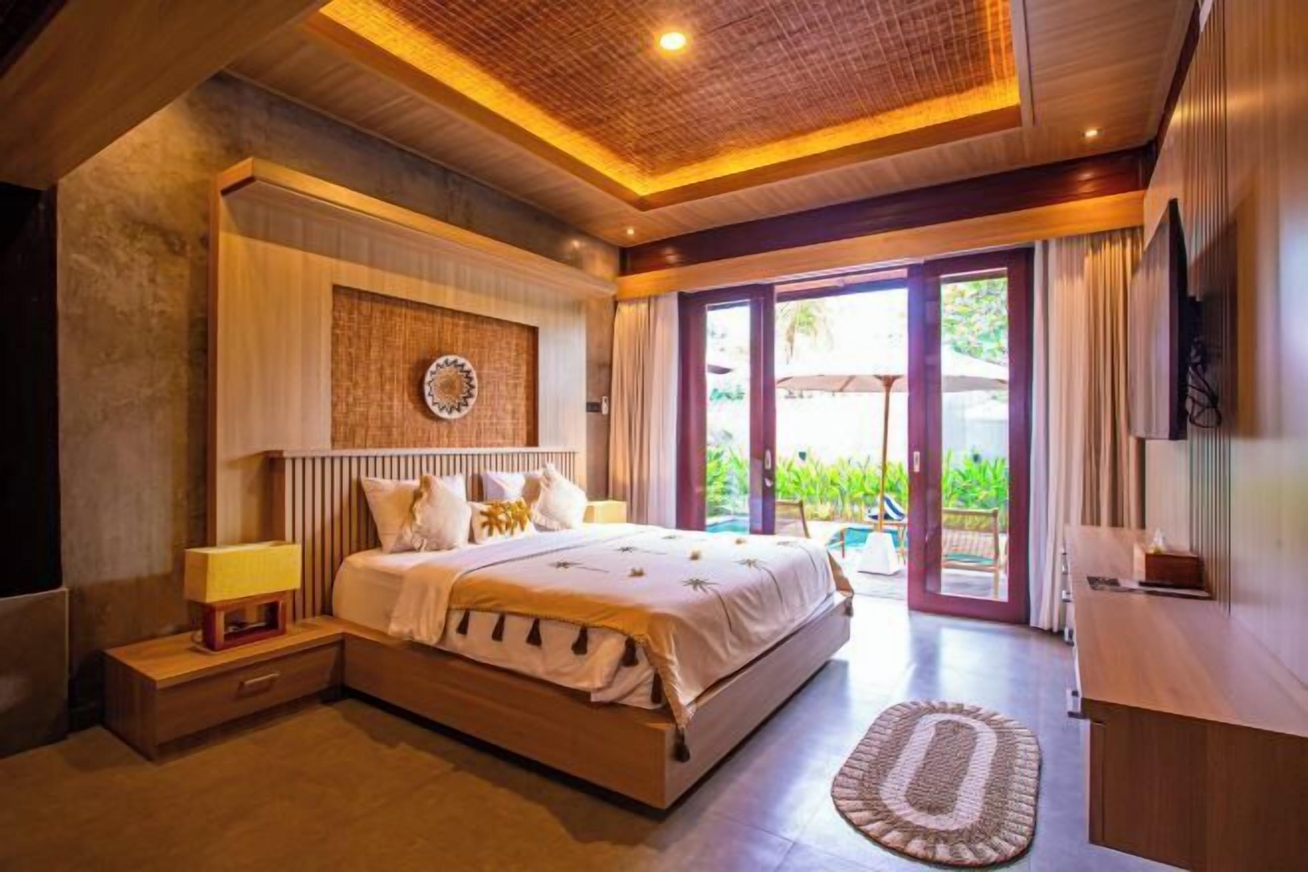 Blackout drapes, free WiFi