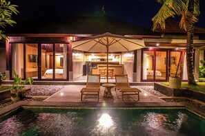 Family Villa, Pool View | Blackout drapes, free WiFi, bed sheets