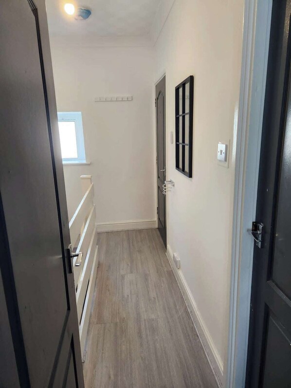 Interior - Modern & Stylish 1 bedroom flat (Bridgend County Borough)