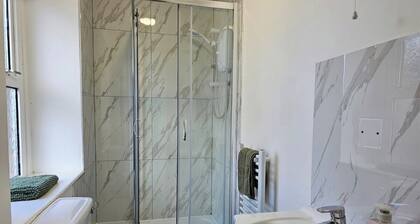 Modern & Stylish 1 bedroom flat