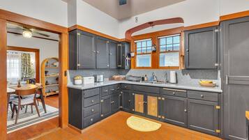 Rumah, 3 kamar tidur | Dapur pribadi | Lemari es, oven, mesin pembuat kopi/teh, dan pemanggang roti