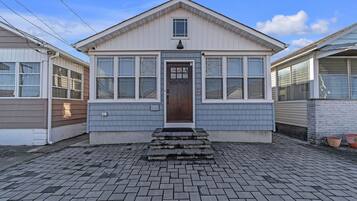 House, 3 Bedrooms | Exterior detail