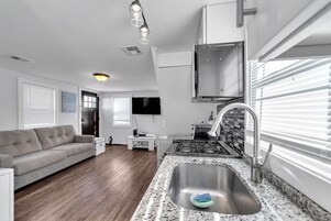 House, 2 Bedrooms | Interior