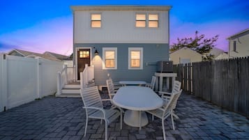 Rumah, 2 kamar tidur | Tempat makan outdoor