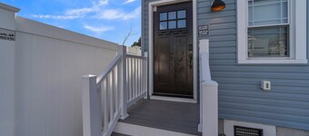 Charming 2-br Home, 4 Blocks To The Boardwalk 2 Bedroom Home