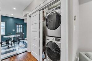 Townhome, 2 Bedrooms | Interior - Chez Old Town Walk To Shops Metro & Waterfront 2 Bedroom Townhouse (Alexandria)