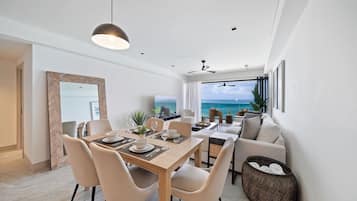 Apartment, 3 Bedrooms | Dining