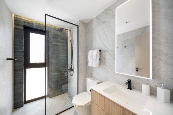 Condo, 3 habitaciones | Baño