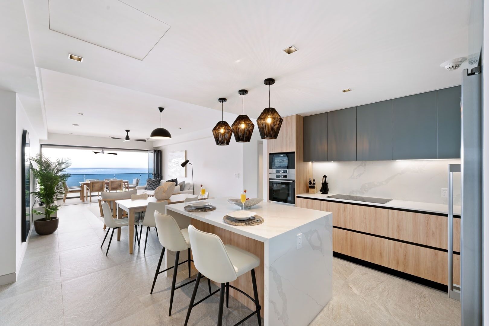 Apartment, 3 Bedrooms | Dining