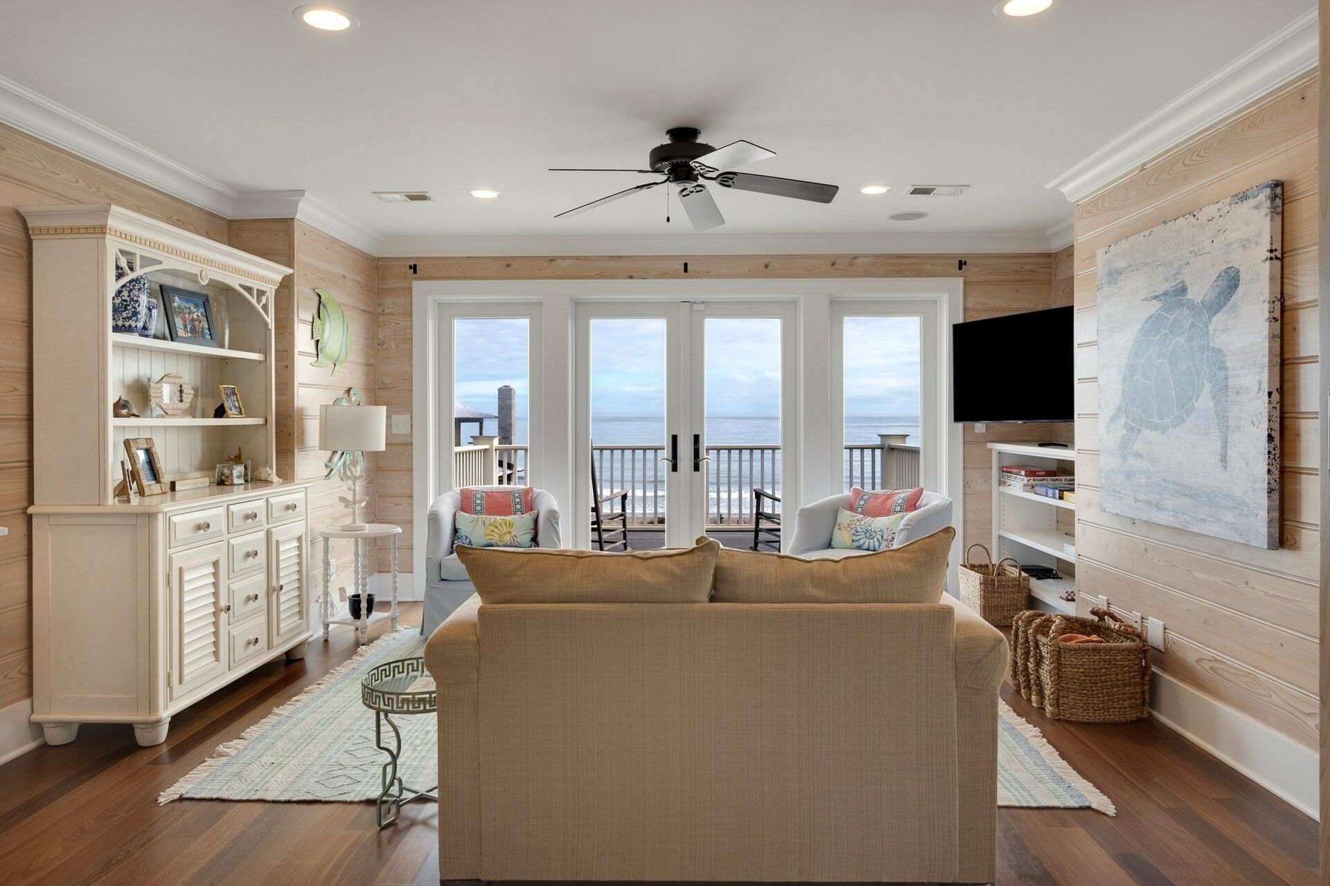 House, Multiple Bedrooms | Living area | Smart TV